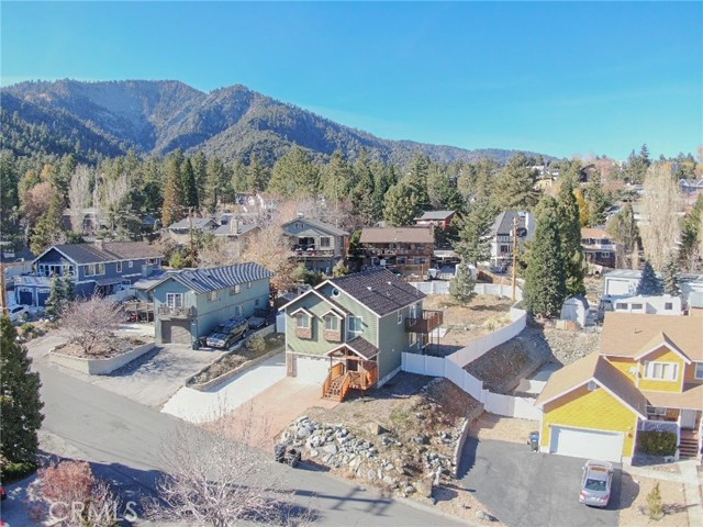 Detail Gallery Image 2 of 49 For 5480 Locarno, Wrightwood,  CA 92397 - 4 Beds | 2/1 Baths
