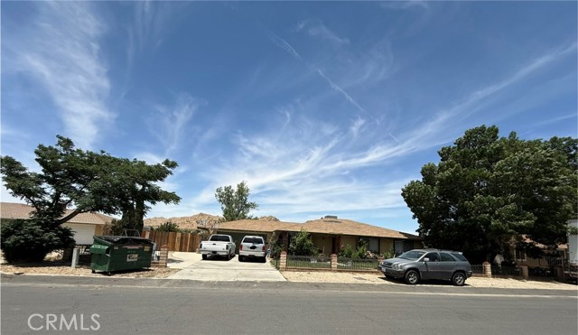 Detail Gallery Image 3 of 6 For 15233 E Avenue Q7, Palmdale,  CA 93591 - 3 Beds | 2 Baths