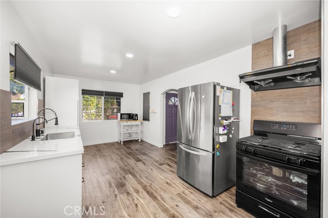 Image 21 of 70 For 6117 Loma Avenue