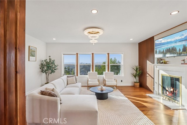 Detail Gallery Image 4 of 61 For 22621 Ridge Line Rd, Diamond Bar,  CA 91765 - 4 Beds | 4 Baths