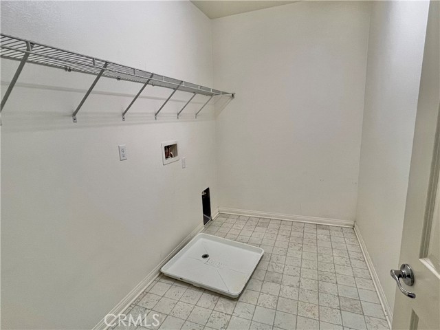 Detail Gallery Image 12 of 13 For 5955 Ginger Dr, Corona,  CA 92880 - 3 Beds | 2/1 Baths