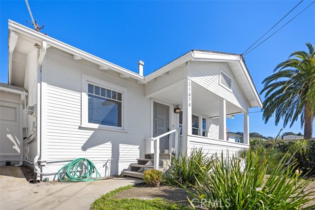 Detail Gallery Image 2 of 19 For 31676 Wildwood Rd, Laguna Beach,  CA 92651 - 1 Beds | 1 Baths