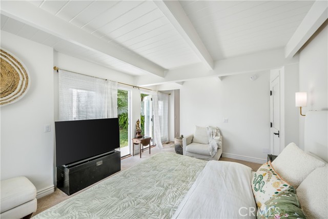 1071 Oro Street, Laguna Beach CA: https://media.crmls.org/medias/4f452673-5408-493e-b9bc-da5bac343dec.jpg