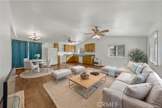 Detail Gallery Image 4 of 35 For 3990 Manchester Ave, Clearlake,  CA 95422 - 3 Beds | 1 Baths