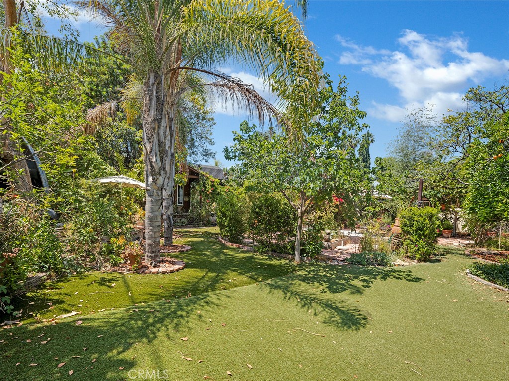https://media.crmls.org/medias/4f46989b-974d-41dc-b704-9b817bd03db1.jpg?preset=X-Large