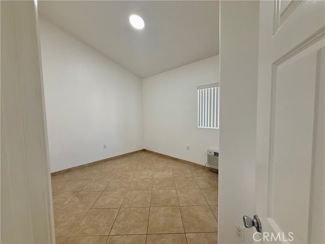 Detail Gallery Image 21 of 30 For 6917 Woodman Ave #7,  Van Nuys,  CA 91405 - 2 Beds | 1 Baths