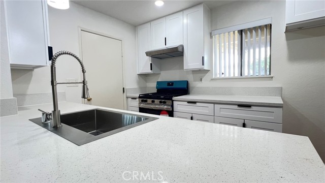 1908 E Mulberry Street, Ontario CA: https://media.crmls.org/medias/4f46de14-f8da-473f-a680-06178abfdb5e.jpg