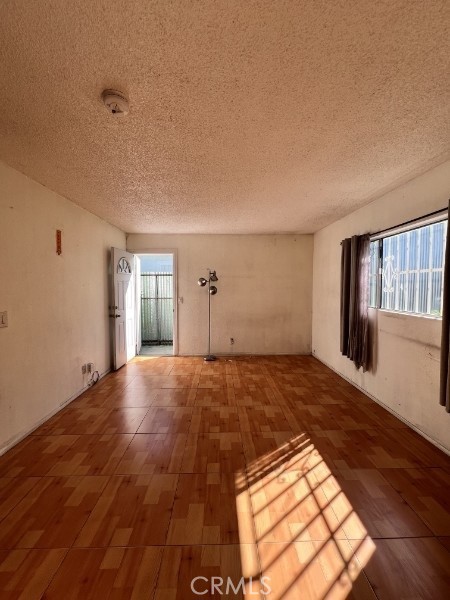 Detail Gallery Image 7 of 20 For 2160 E 105th, Los Angeles,  CA 90002 - 3 Beds | 2 Baths