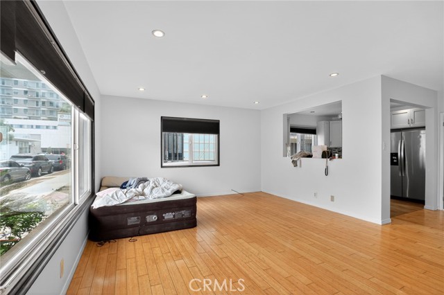 Detail Gallery Image 7 of 30 For 21 Alamitos, Long Beach,  CA 90802 - 2 Beds | 2 Baths