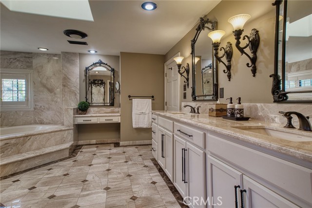 948 Peninsula Avenue, Claremont CA: https://media.crmls.org/medias/4f47943c-f4bf-4feb-b441-7d7d7fd24f30.jpg