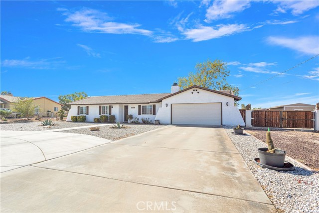 Detail Gallery Image 2 of 42 For 11194 11th Ave, Hesperia,  CA 92345 - 3 Beds | 2 Baths