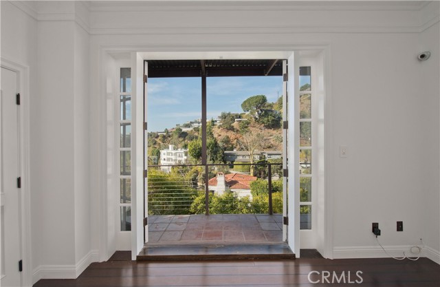 Detail Gallery Image 13 of 29 For 8655 Hillside Ave, Los Angeles,  CA 90069 - 4 Beds | 4 Baths