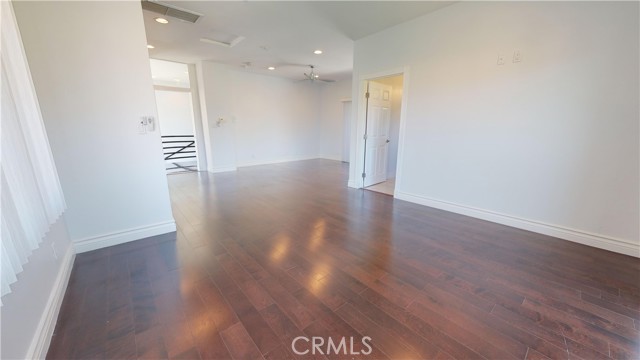 22500 N Summit Ridge Circle, Chatsworth CA: https://media.crmls.org/medias/4f4b9f41-9dd1-459d-89fa-663fa20a8388.jpg