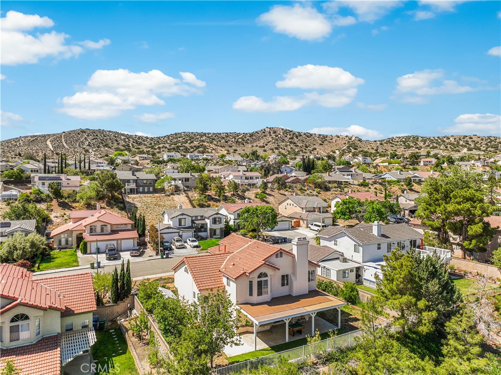 https://media.crmls.org/medias/4f4c031f-614d-4b4d-ad32-fdb55a4ade87.jpg?preset=X-Large