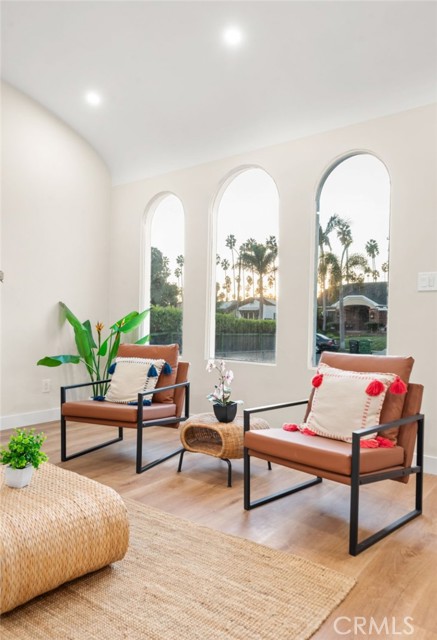 Detail Gallery Image 9 of 37 For 5414 Hillcrest, Los Angeles,  CA 90043 - 3 Beds | 2 Baths