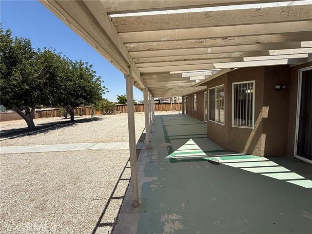 13240 Mugu Court, Apple Valley CA: https://media.crmls.org/medias/4f4d6cc2-b395-482a-a9dc-103842a86eec.jpg
