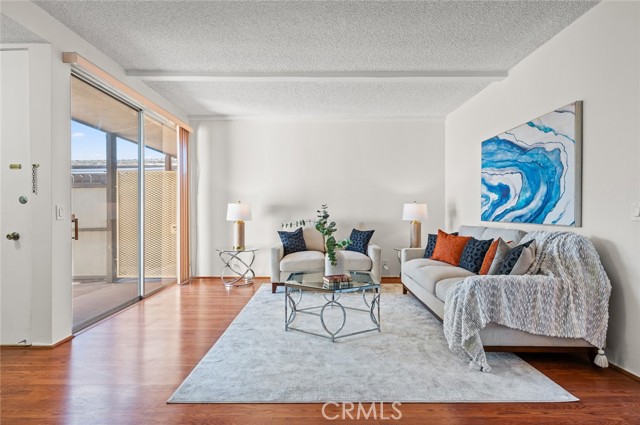 Detail Gallery Image 3 of 16 For 999 E Valley #92,  Alhambra,  CA 91801 - 1 Beds | 1 Baths