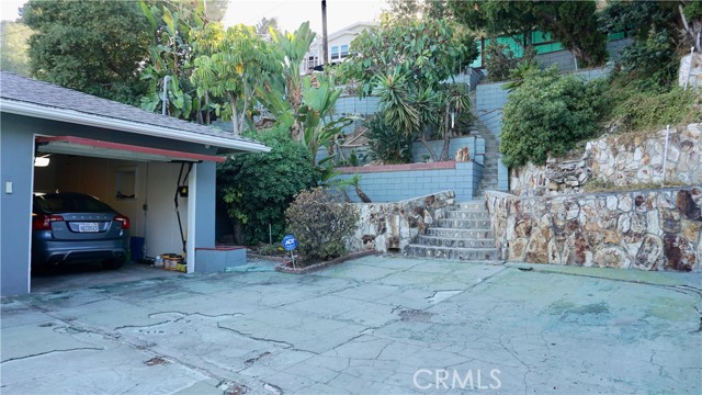 4435 Caledonia Way, Los Angeles CA: https://media.crmls.org/medias/4f4d9489-1200-4944-a299-73240c740c95.jpg