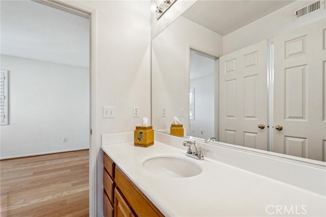 Detail Gallery Image 28 of 44 For 22939 Raintree, Saugus,  CA 91390 - 4 Beds | 3 Baths