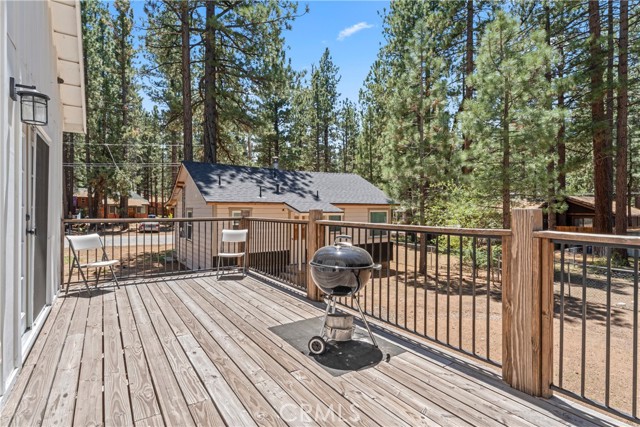 Detail Gallery Image 33 of 44 For 374 Mountainaire Ln, Big Bear Lake,  CA 92315 - 4 Beds | 3 Baths