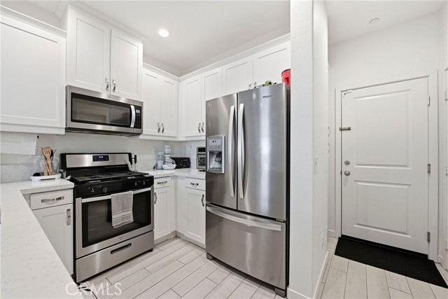 Detail Gallery Image 12 of 39 For 4156 Sitio Cielo, Oceanside,  CA 92057 - 3 Beds | 2/1 Baths