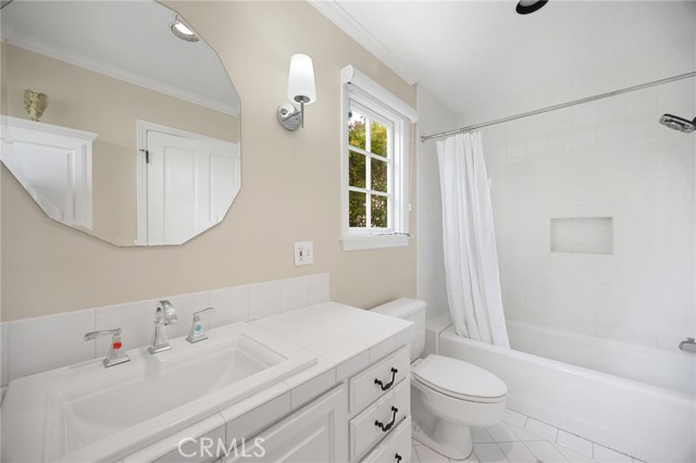 Detail Gallery Image 35 of 55 For 3301 Tilden Ave, Los Angeles,  CA 90034 - 4 Beds | 4 Baths