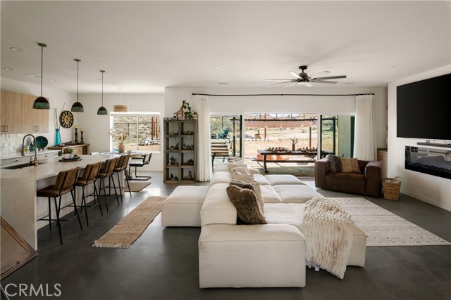 Detail Gallery Image 15 of 74 For 59621 Mesa Dr, Yucca Valley,  CA 92284 - 3 Beds | 3/1 Baths