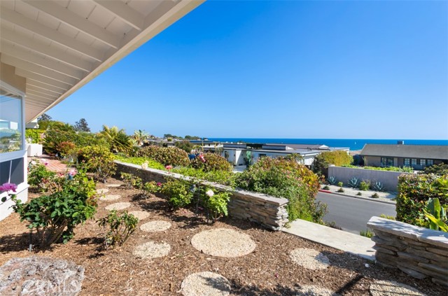 4521 Orrington Road, Corona del Mar CA: https://media.crmls.org/medias/4f4e75fa-5425-4a6a-a7d1-56e51c5da98a.jpg