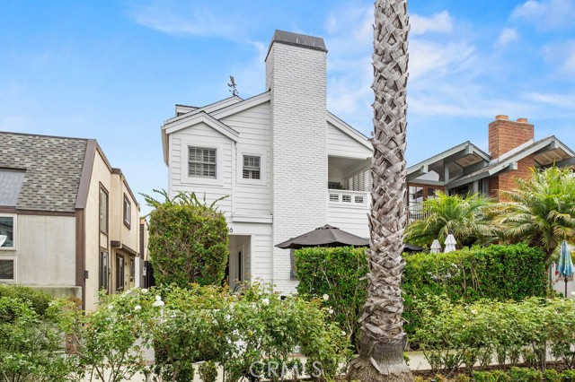 426 Goldenrod Avenue, Corona del Mar CA: https://media.crmls.org/medias/4f4e7f16-d98d-4651-8a17-8e87fa12029e.jpg