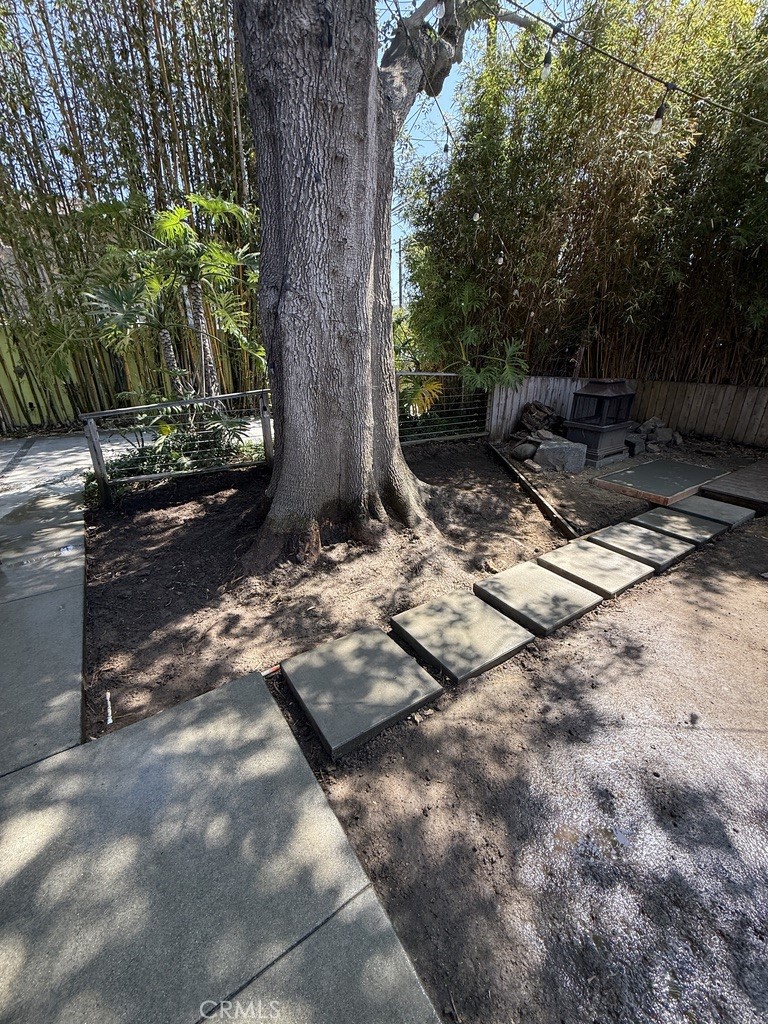 https://media.crmls.org/medias/4f4f9814-05df-4849-a9b3-49bbd5428968.jpg?preset=X-Large