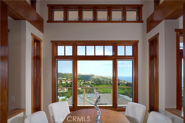 Detail Gallery Image 5 of 28 For 1570 Skyline Dr, Laguna Beach,  CA 92651 - 4 Beds | 2/1 Baths