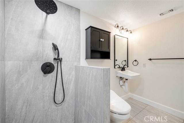 Detail Gallery Image 38 of 59 For 24004 Arminta St, West Hills,  CA 91304 - 4 Beds | 3 Baths