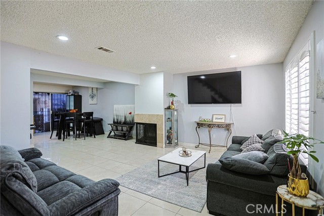 Detail Gallery Image 2 of 44 For 10805 Westminster, Garden Grove,  CA 92843 - 2 Beds | 1/1 Baths