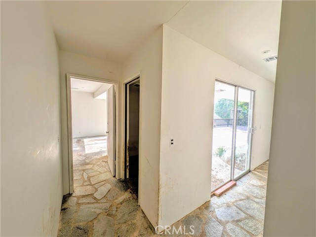 485 State Hwy 173, Lake Arrowhead CA: https://media.crmls.org/medias/4f518395-16c7-4ede-a967-6750df7e38ef.jpg