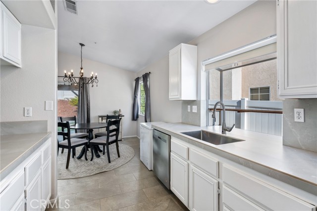 Detail Gallery Image 9 of 24 For 7905 Valencia Ct, Highland,  CA 92346 - 3 Beds | 2 Baths