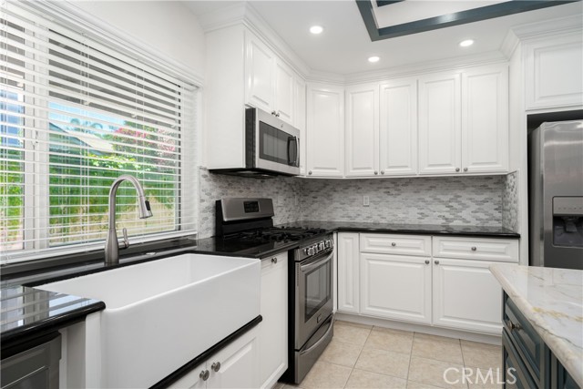 3701 S Ross Street, Santa Ana CA: https://media.crmls.org/medias/4f526c0c-3b02-4cdb-8b67-1cfd2ac6fbb7.jpg
