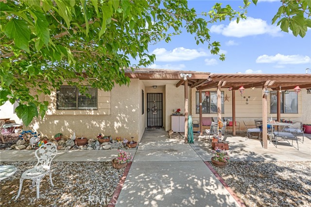 Detail Gallery Image 2 of 31 For 11870 9th, Hesperia,  CA 92345 - 3 Beds | 2 Baths