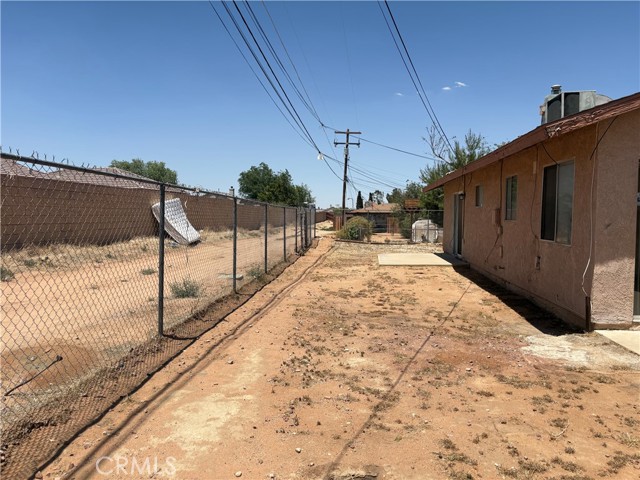 13508 Mohawk Road, Apple Valley CA: https://media.crmls.org/medias/4f53ddf8-50ce-4a8f-96d0-11e796c497dc.jpg