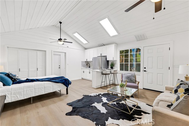 Detail Gallery Image 31 of 40 For 5550 Fallbrook Ave, Woodland Hills,  CA 91367 - 3 Beds | 2 Baths