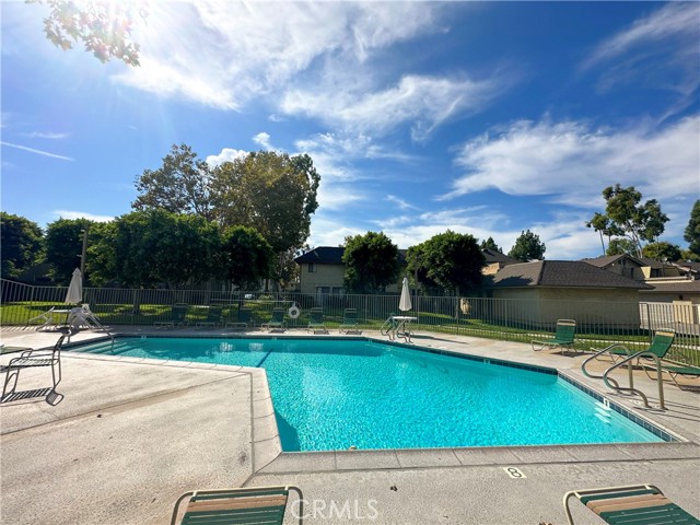 Detail Gallery Image 14 of 15 For 958 South Crossbow Lane #8,  Anaheim,  CA 92804 - 2 Beds | 2 Baths