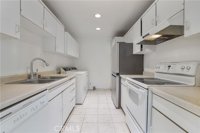 Detail Gallery Image 14 of 52 For 23675 Park Capri #24,  Calabasas,  CA 91302 - 2 Beds | 2 Baths