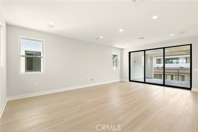 208 Stage, Irvine CA: https://media.crmls.org/medias/4f56b25d-6d0a-4bf3-a441-21d5e25dfe5c.jpg