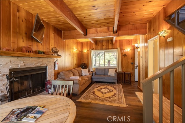 Detail Gallery Image 3 of 43 For 43708 Colusa Drive, Big Bear Lake,  CA 92315 - 4 Beds | 2 Baths