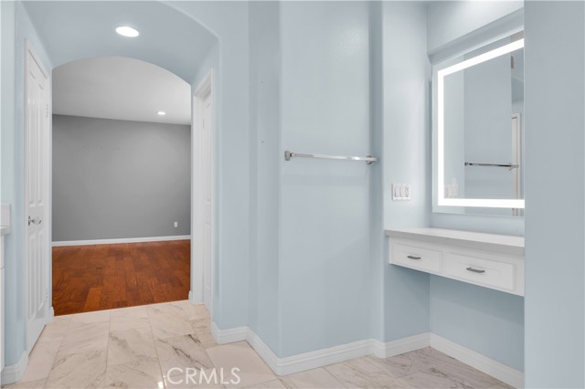 29 Mount Vernon, Irvine CA: https://media.crmls.org/medias/4f56dfe6-4bf4-41ed-942e-7082b8b8a849.jpg