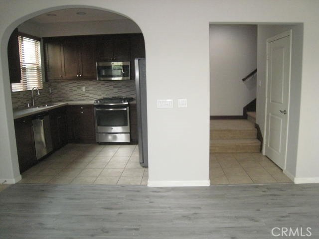 908 Grove Court, Claremont CA: https://media.crmls.org/medias/4f577b93-a3dc-4aa7-80ca-db3a0bb04dbd.jpg