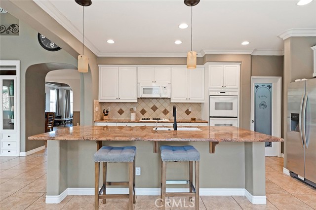 Detail Gallery Image 10 of 75 For 13762 Woodcrest Ct, Corona,  CA 92880 - 5 Beds | 3 Baths