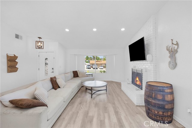 29817 Sloop Drive, Canyon Lake CA: https://media.crmls.org/medias/4f5936d8-d639-4c2f-9e79-f8ade83f9a63.jpg