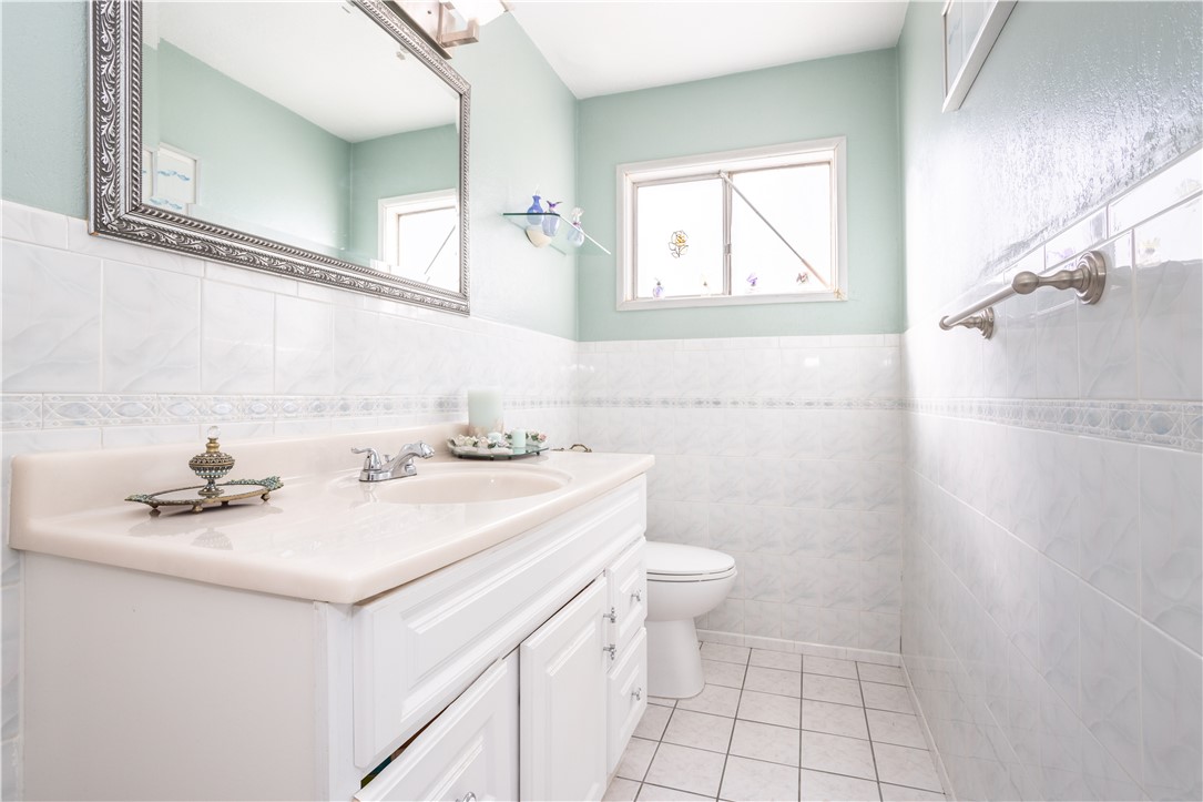 Detail Gallery Image 9 of 22 For 10448 Willowbrae Ave, Chatsworth,  CA 91311 - 4 Beds | 2 Baths