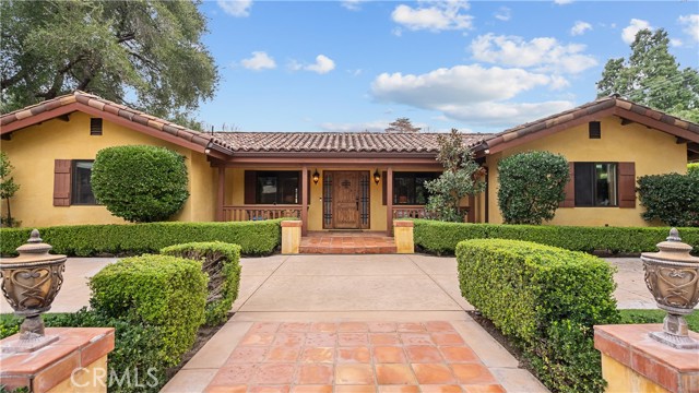 24604 Apple Street, Newhall CA: https://media.crmls.org/medias/4f59aab5-6b46-4d87-abf3-f085710d77ec.jpg
