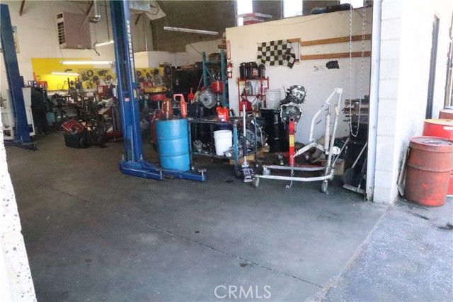 38950 30th E Street, Palmdale CA: https://media.crmls.org/medias/4f59dd0f-bc45-47a4-937d-d49141e38101.jpg